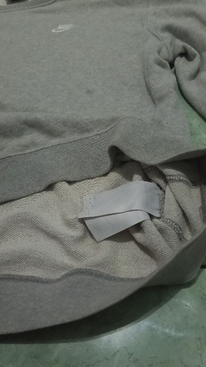 Crewneck nike warna abu, foto 4