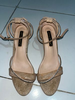 High heels brand Genny warna khaki