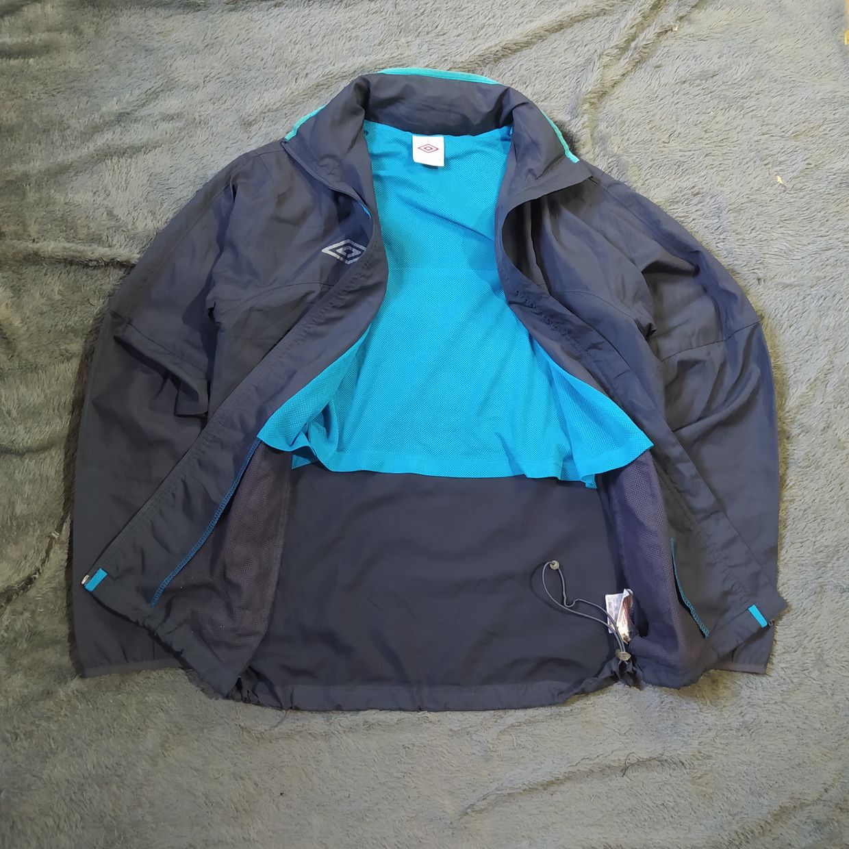 Umbro Sportswear Windbreaker Pria gray, foto 3