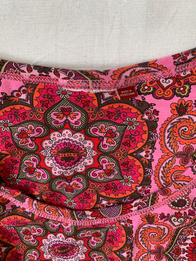 Vibrant pink & red mandala patterned long sleeve top, foto 4