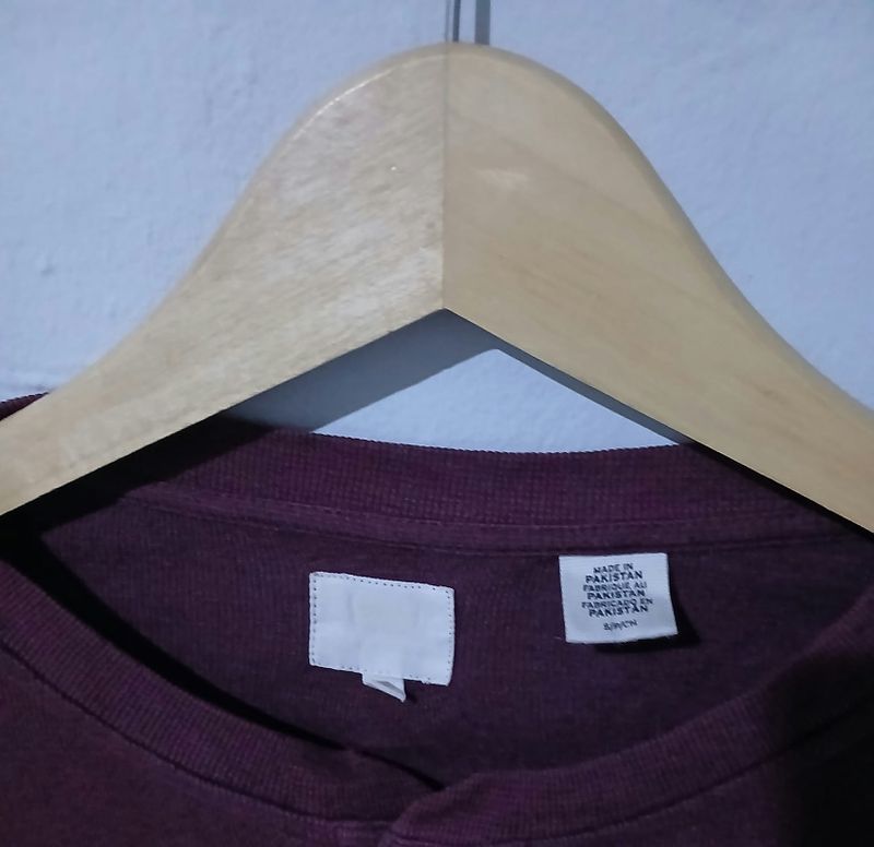 Kaos Levis Hanley, foto 4