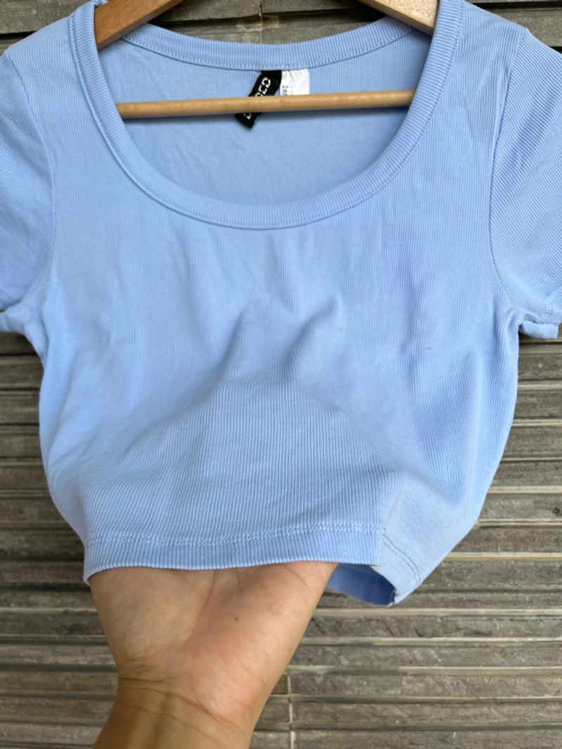 G246 - Atasan Crop Biru Divided, foto 2