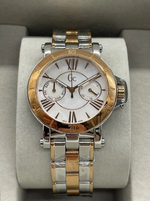 Jam Tangan Analog Guess Collection