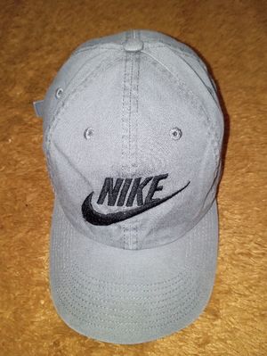 Topi Nike big logo abu