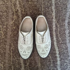 Dr. Martens Kensington Aila Skull
