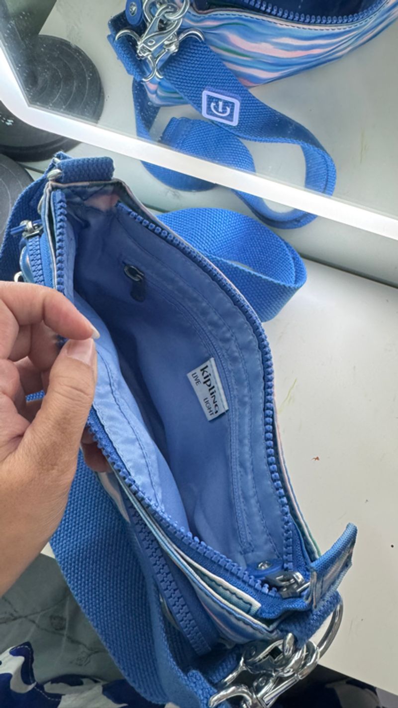 Preloved Kipling milos up diluted blue shoulderbag, foto 7