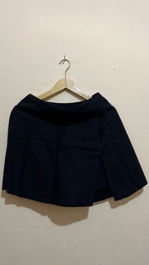 Black skort