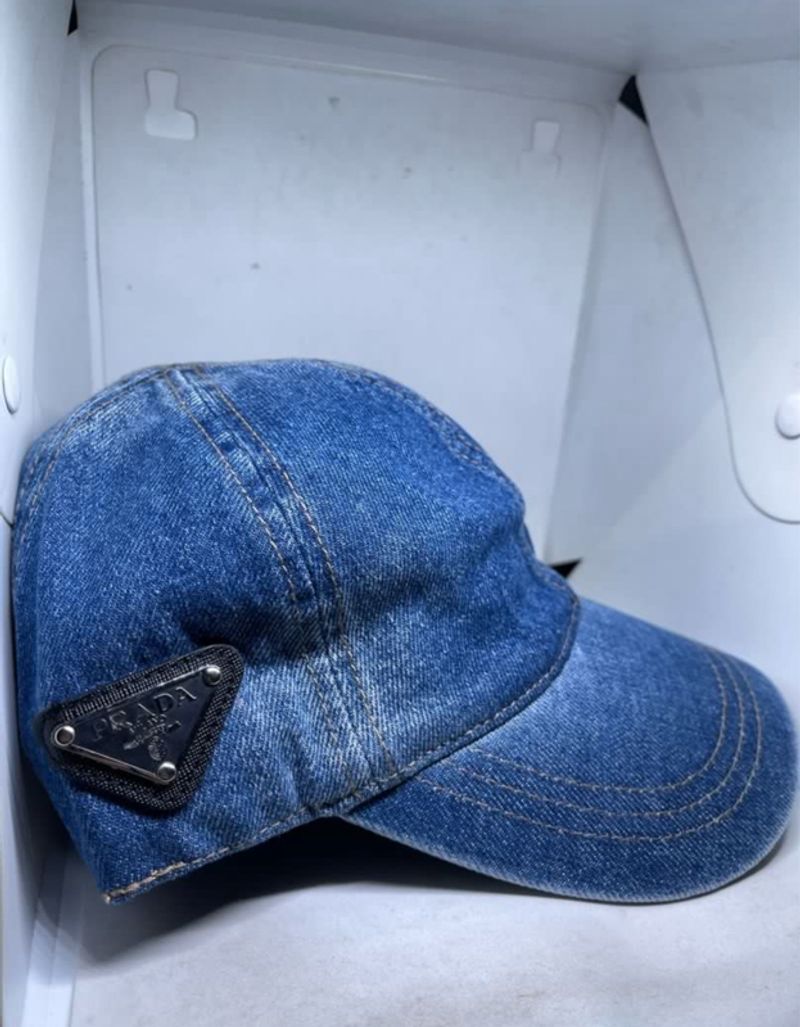 Topi Prada, foto 2