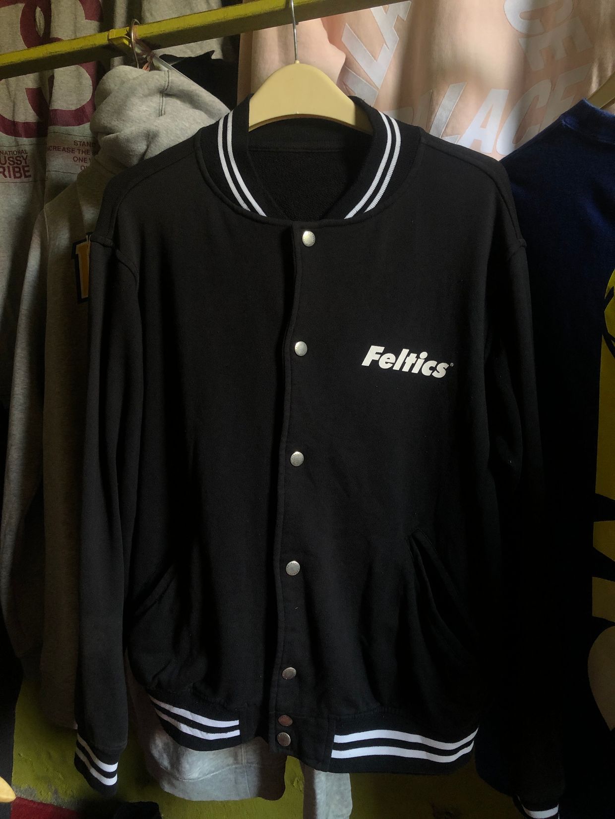 Feltics Casual Vest Pria black