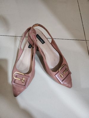 Valerie Flat