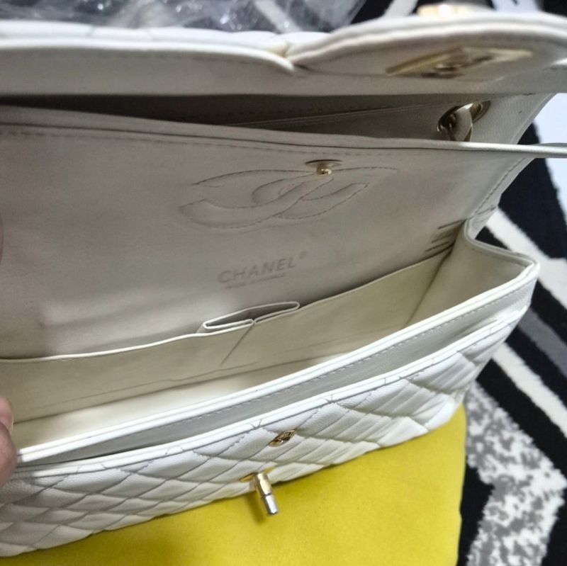 Chanel Classic Caviar Flap Bag, foto 6