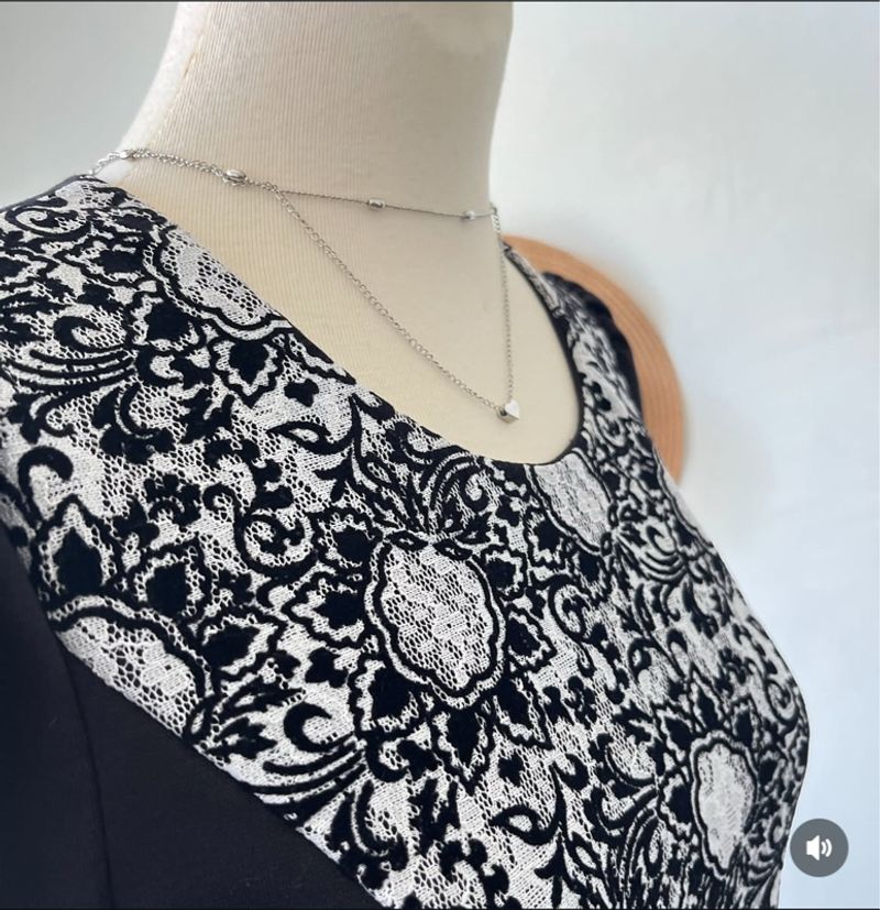 Premium Emboirdery minidress, foto 3