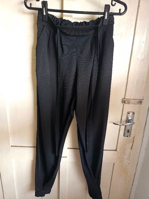Celana Hitam