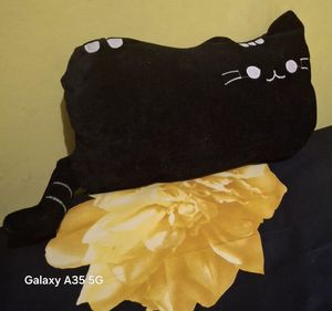 BANTAL KURSI BENTUK KUCING