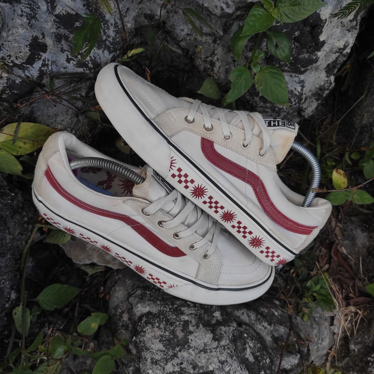 VANS Skater Casual Sneakers Pria white
