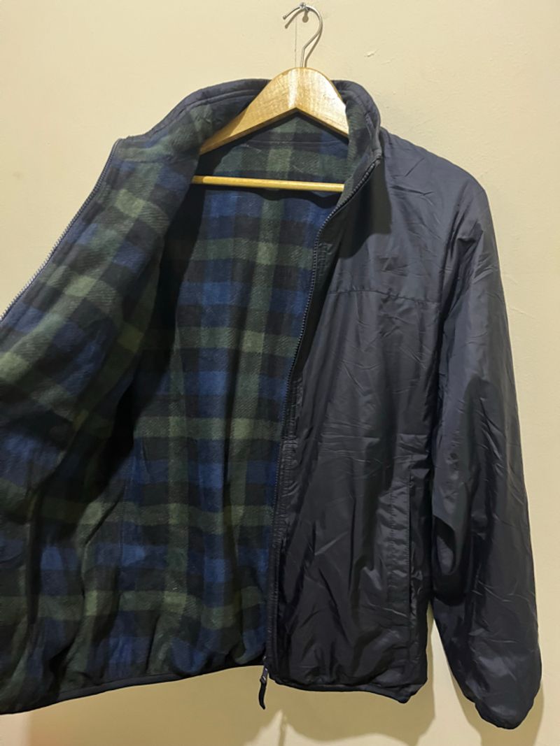 Jaket uniqlo reversible size M used mulus, foto 3