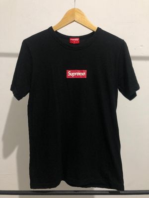 Baju kaos Supreme