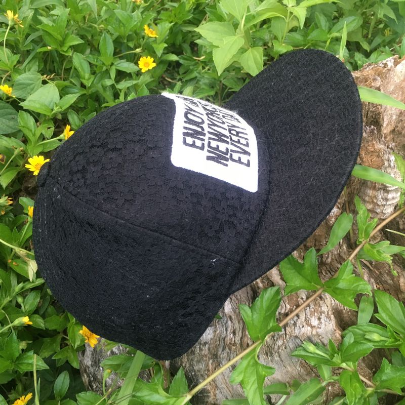Topi snapback motif brukat, foto 3