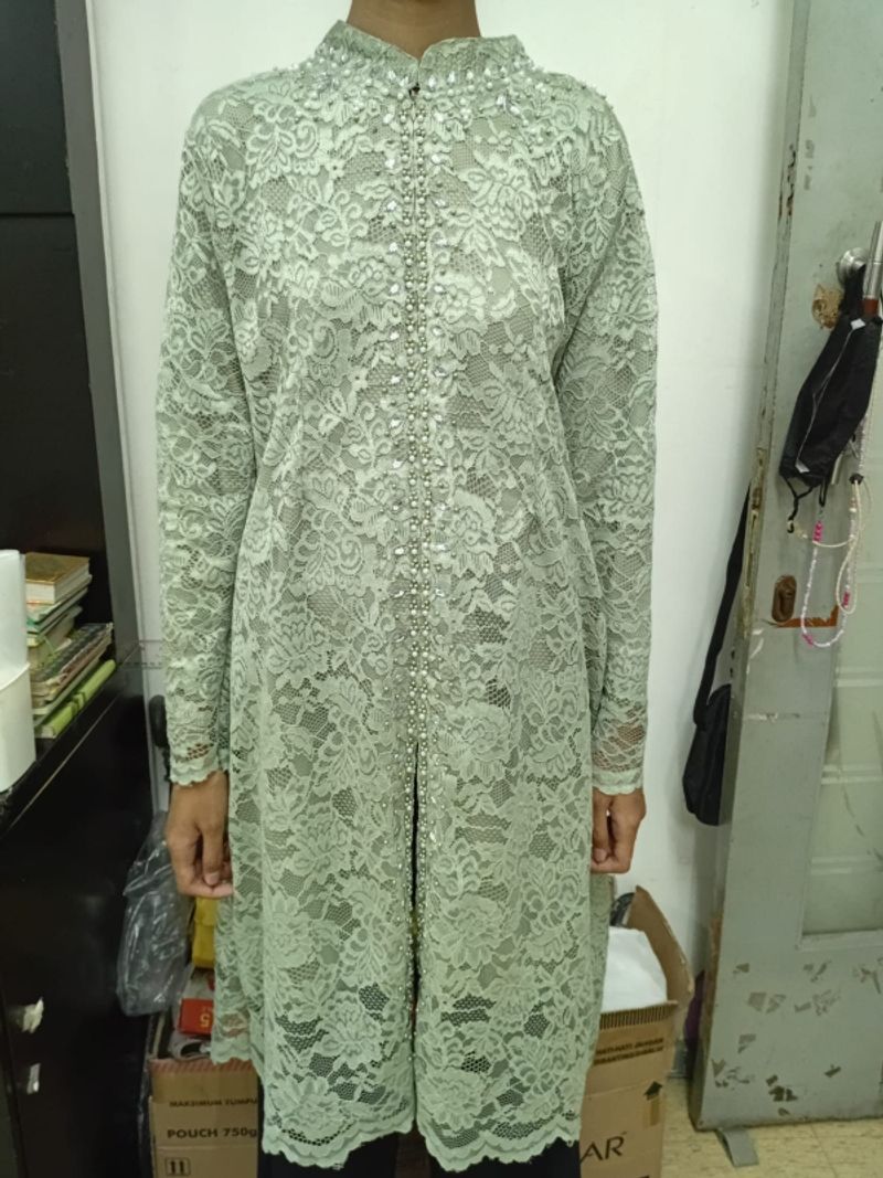 Kebaya modern panjang, foto 3