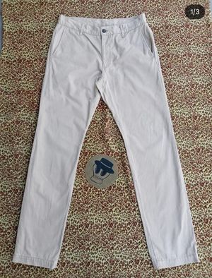 Chinos GU kode T 223