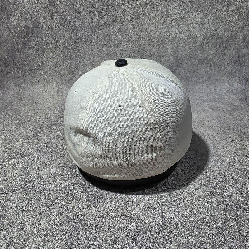 TOPI BASIC SHORT BRIM FITTED CAPS BY NEW ERA 59FIFTY, foto 2