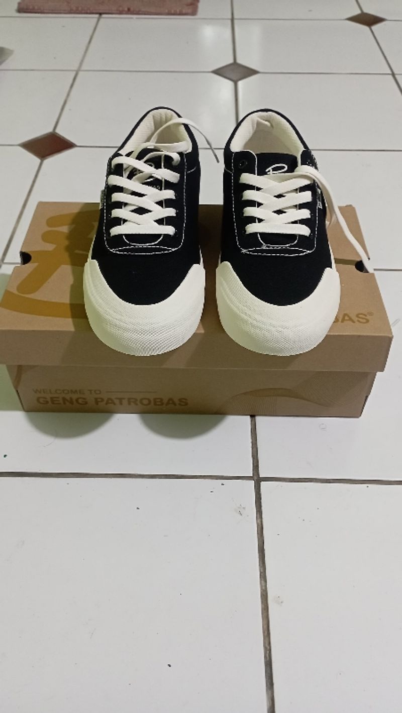 Patrobass basic Black and White Ukuran 40, foto 2