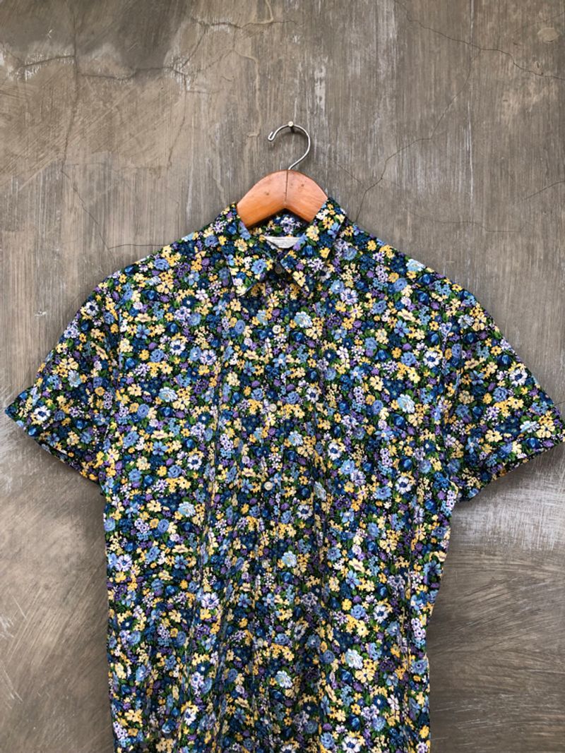 Gsenbarg Floral Pattern Women Button Up Shirt, foto 2