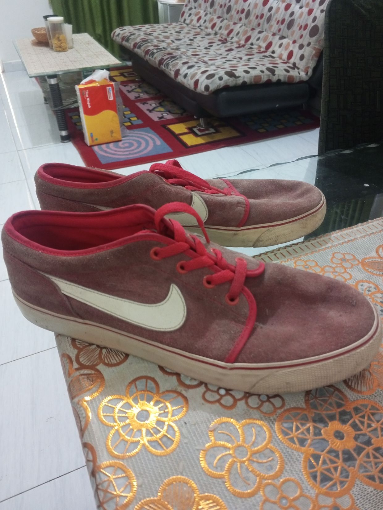 Nike Casual Sneakers Pria burgundy red