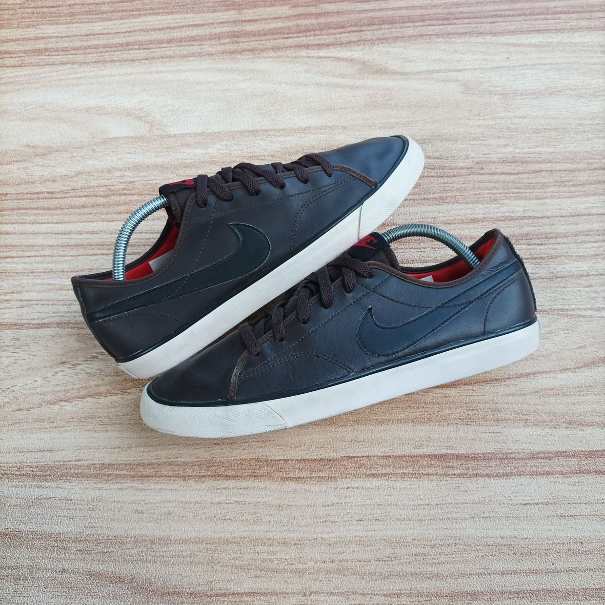 Nike Luxury Casual Sneakers Pria white brown