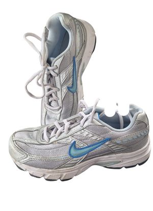 Sepatu running initiator