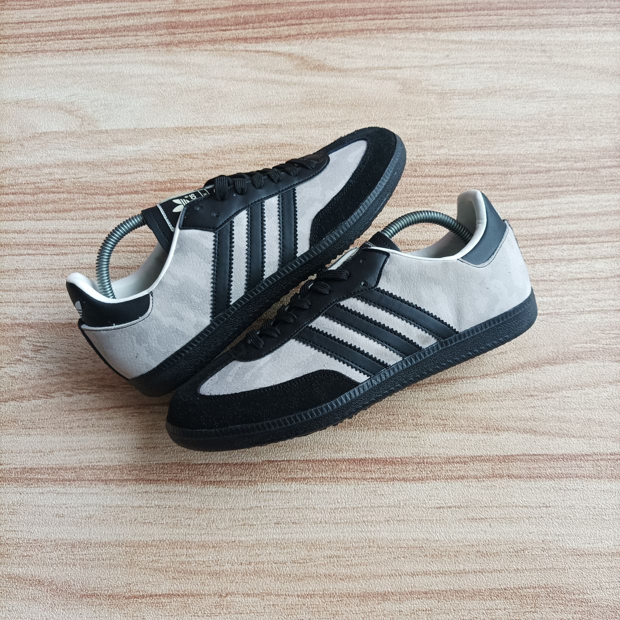 Adidas Gorpcore Indie Sneakers Pria black gray