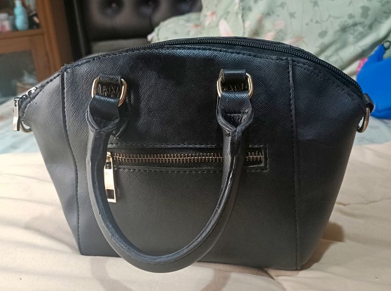 Tas Mungil Hitam, foto 2