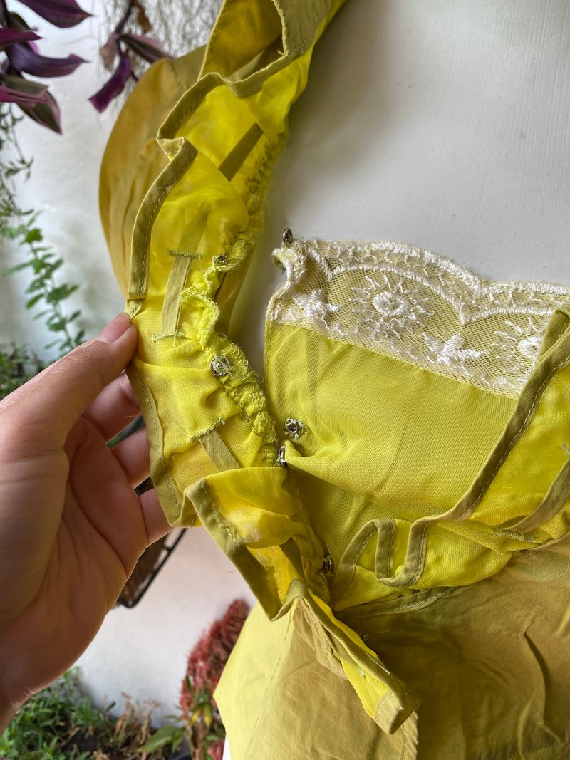 Lime Ruffle Front Blouse, foto 4