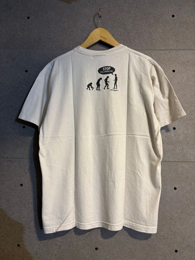 Kaos art putih, foto 2