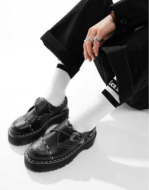 Dr. Martens Quad Western Gothic Monk