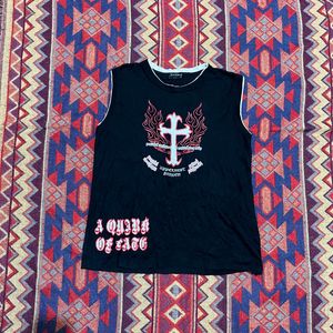 Y2k goth cross grapic t shirt