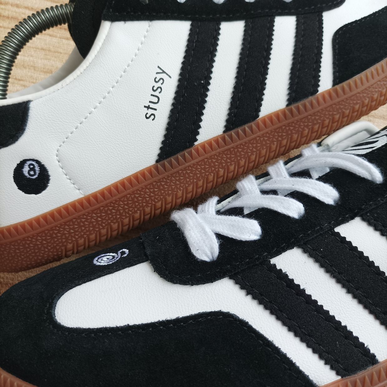 Adidas Gorpcore Indie Sneakers Pria white black, foto 2