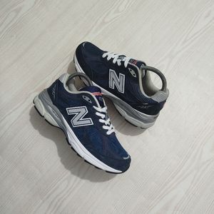 New Balance 990v3