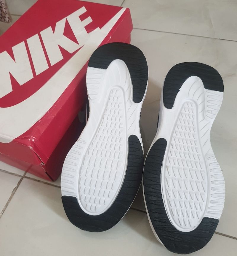 NIKE sepatu running, ringan, made in Vietnam, foto 4