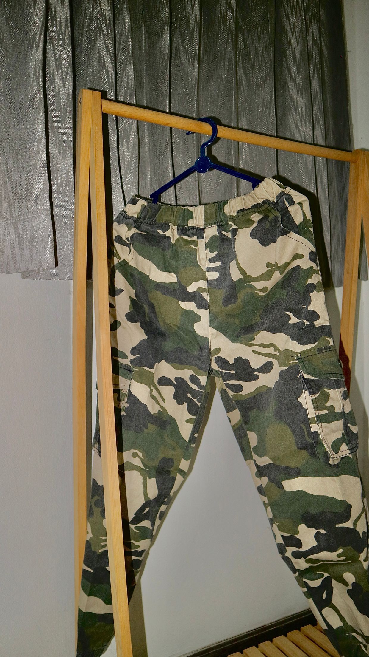 Sweatpants & Joggers Wanita green