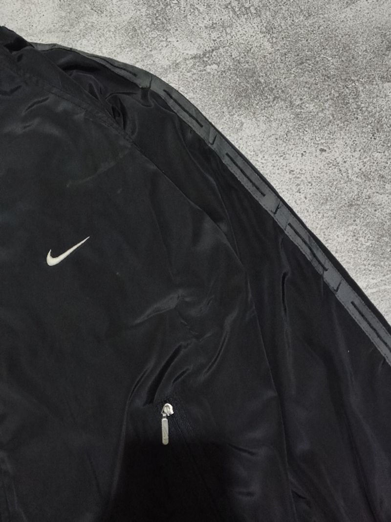 Jaket Windbreaker Nike Spellout, foto 3