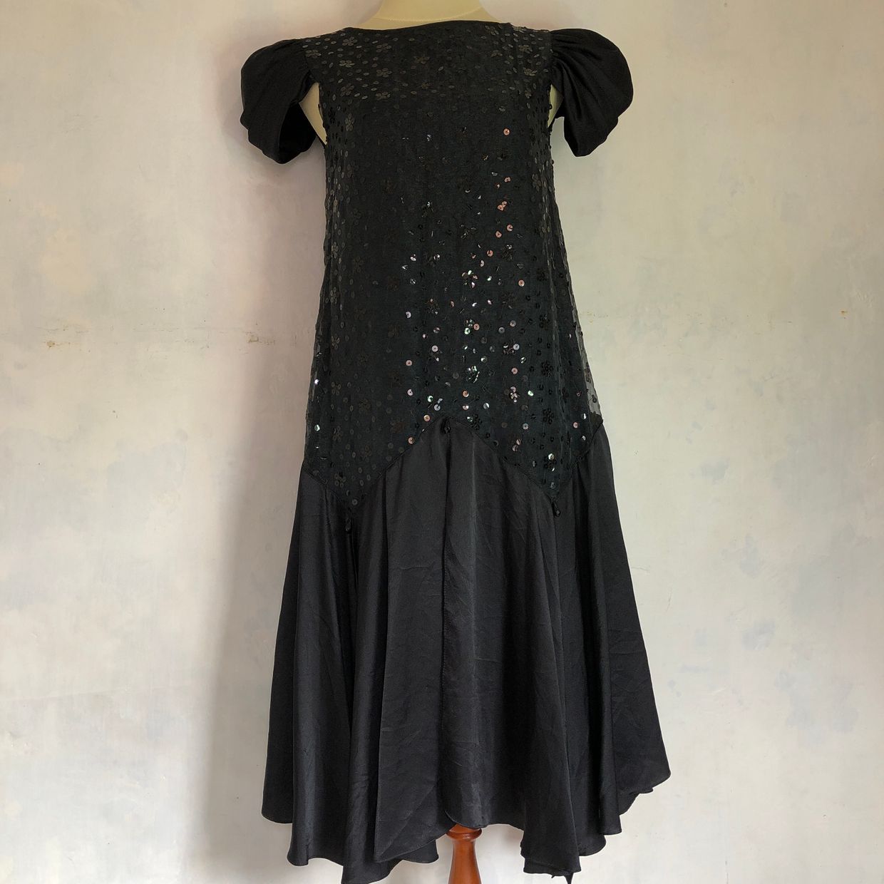 VINTAGE BLACK SATIN SEQUIN PUFF SLEEVE, foto 2