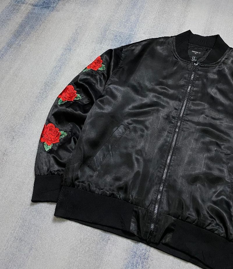 Forever 21 Men Rose Embroidered  Bomber Jacket, foto 2