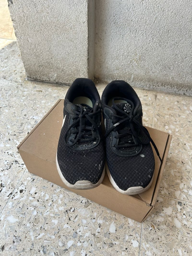 [JUAL CEPAT] Nike Womens Tanjun Size 23.5cm, foto 3
