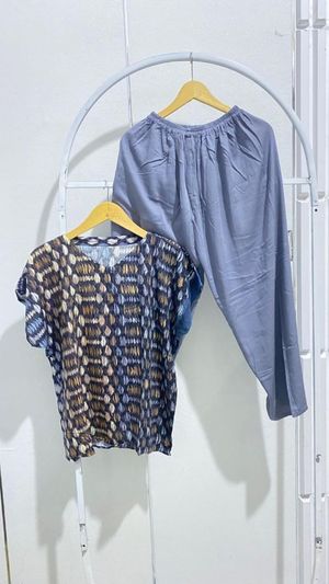 Babydol Celana Panjang Lengan Pendek
Krah V
Bahan Rayon Prem