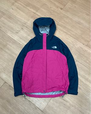 GORPCORE STYLE THE NORTH FACE JACKET