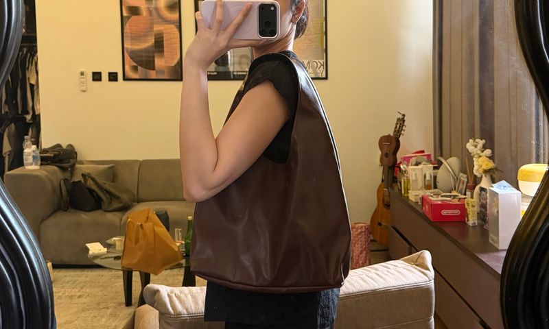 Limited Studio Cloud Bag Medium Dark Brown, foto 2