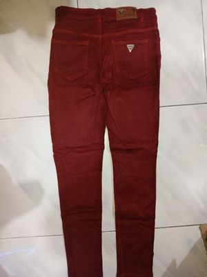 celana jeans merah merk guess