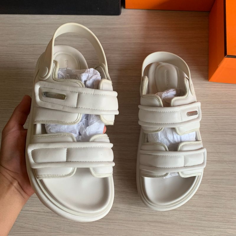 CHARLES & KEITH SANDAL SIZE 41, foto 3