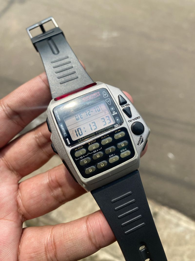 Casio CMD-40 digital watch with a TV remote controller, foto 2